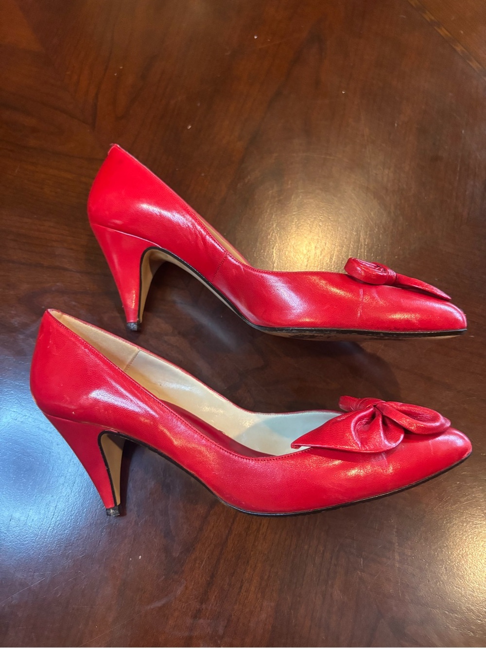 Vintage Proxy Women’s Size 7M Red Leather Bow Pumps Pointed Toe Heels Spain